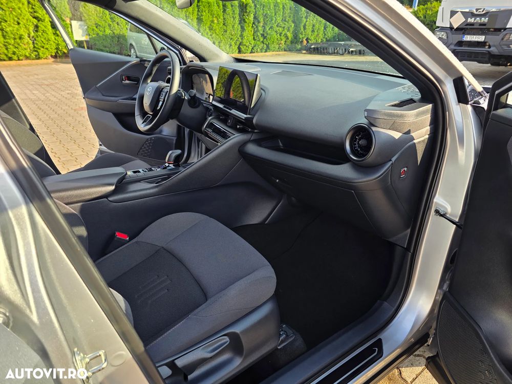 Toyota C-HR 2.0 HEV 197 CP 4x2 CVT Dynamic - 19
