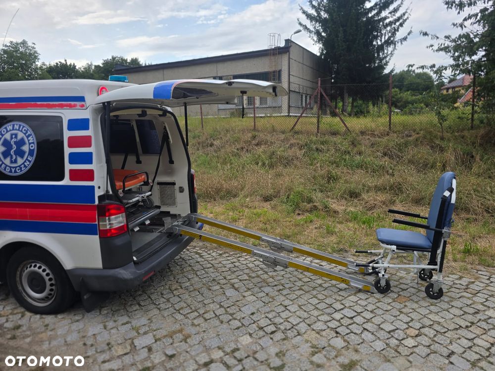 Volkswagen Transporter 2.0 TDi Karetka Ambulans Nosze - 13