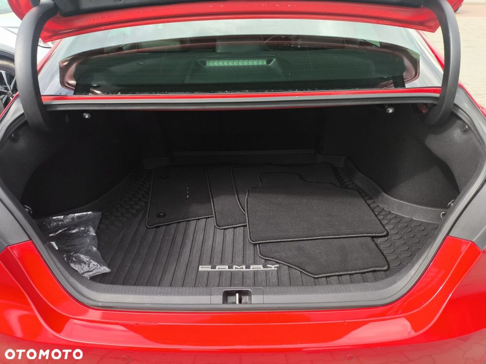 Toyota Camry 2.5 Hybrid Executive CVT - 13