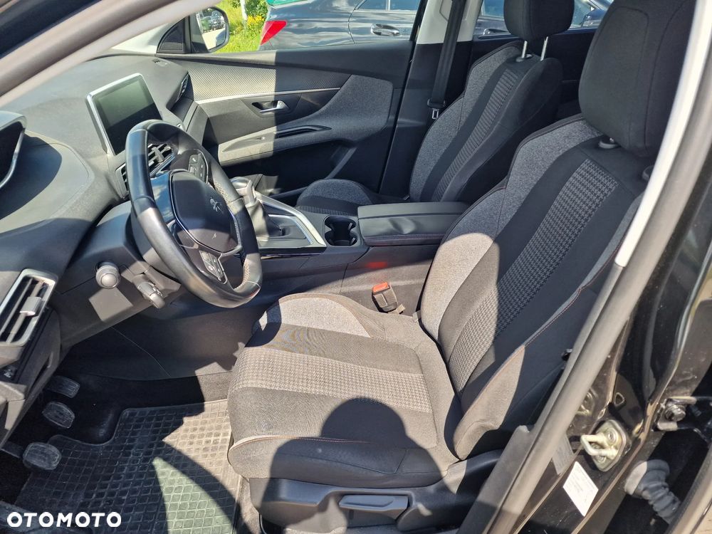 Peugeot 5008 1.5 BlueHDI Active S&S - 17