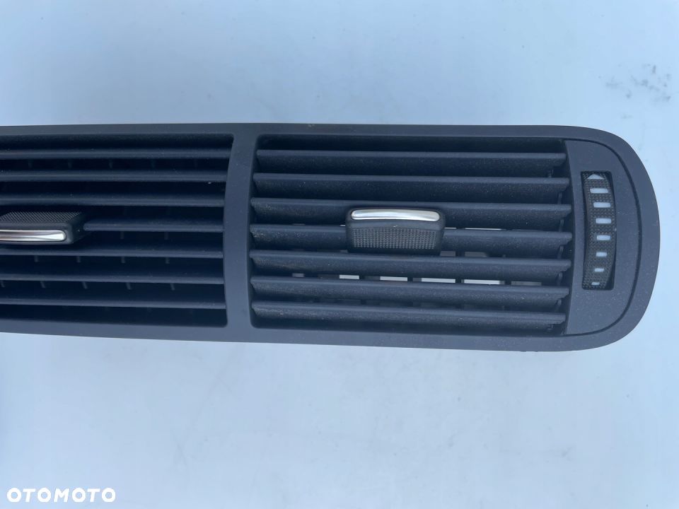 KRATKA NAWIEWU ŚRODKOW AUDI A3 8L 8L1820951 GRANAT - 3