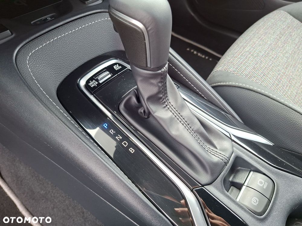 Toyota Corolla 1.8 Hybrid Style - 17