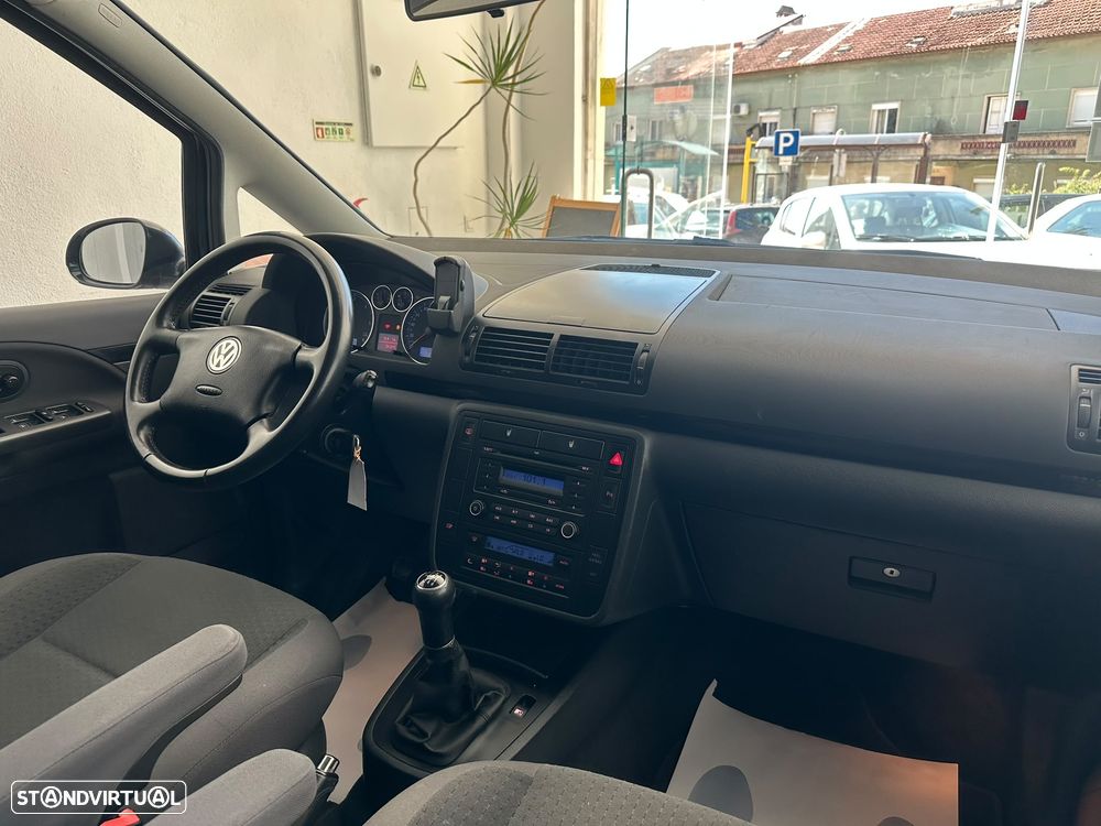 VW Sharan 2.0 TDI Confortline - 32