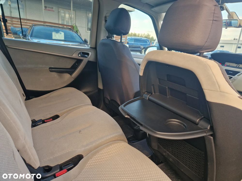 Citroën C4 Picasso - 27