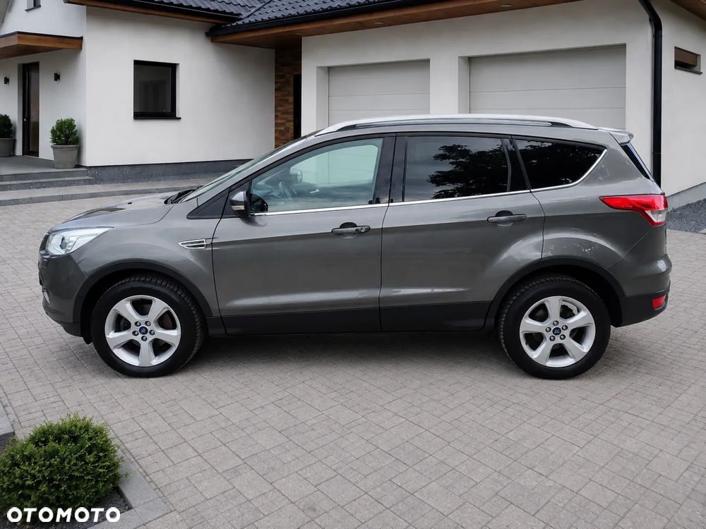 Ford Kuga 1.6 EcoBoost 2x4 Titanium - 3