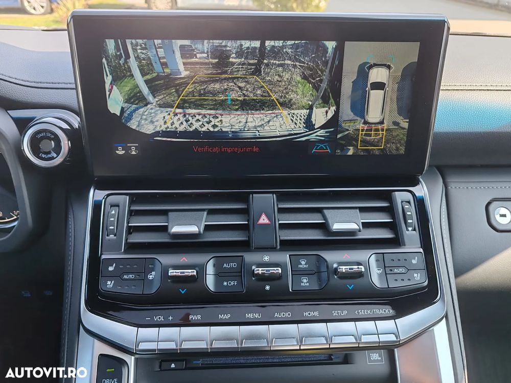 Toyota Land Cruiser 300 - 18