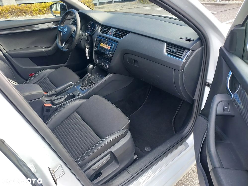 Skoda Octavia 2.0 TDI DSG RS - 16
