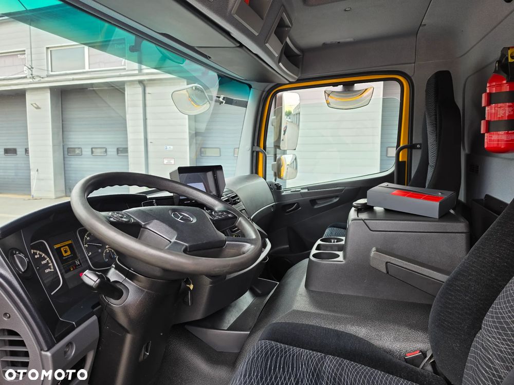 Mercedes-Benz Atego 1324 Chłodnia 6,40 m + Winda 1500 kg | 223 tys. km | zadbany  EURO 6 - 24
