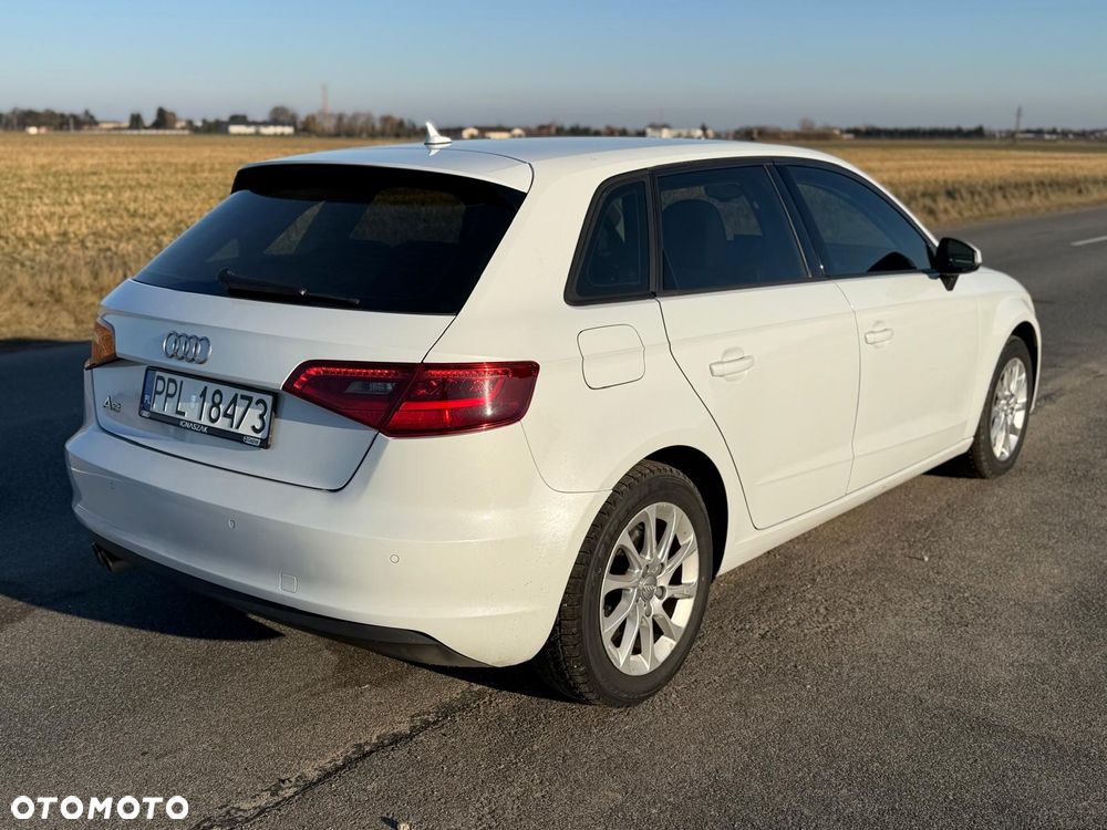 Audi A3 Sportback 2.0 TDI S tronic Ambiente - 9