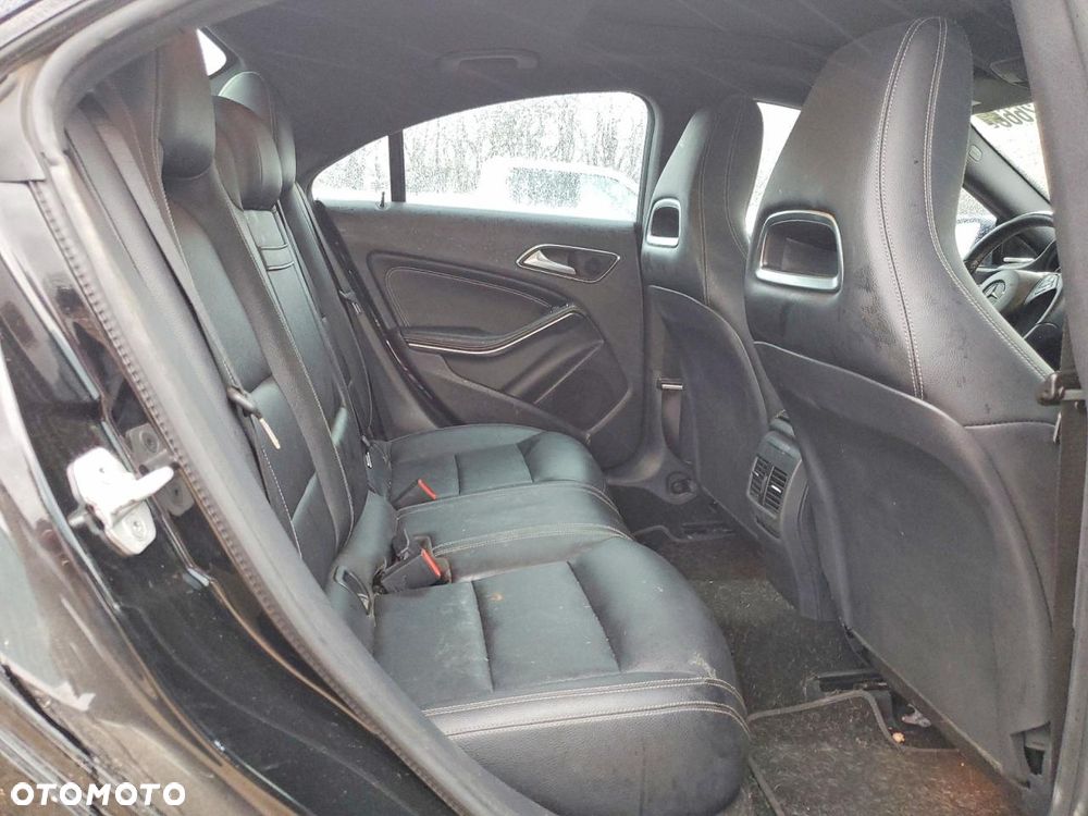 Mercedes-Benz CLA 250 4Matic 7G-DCT - 9