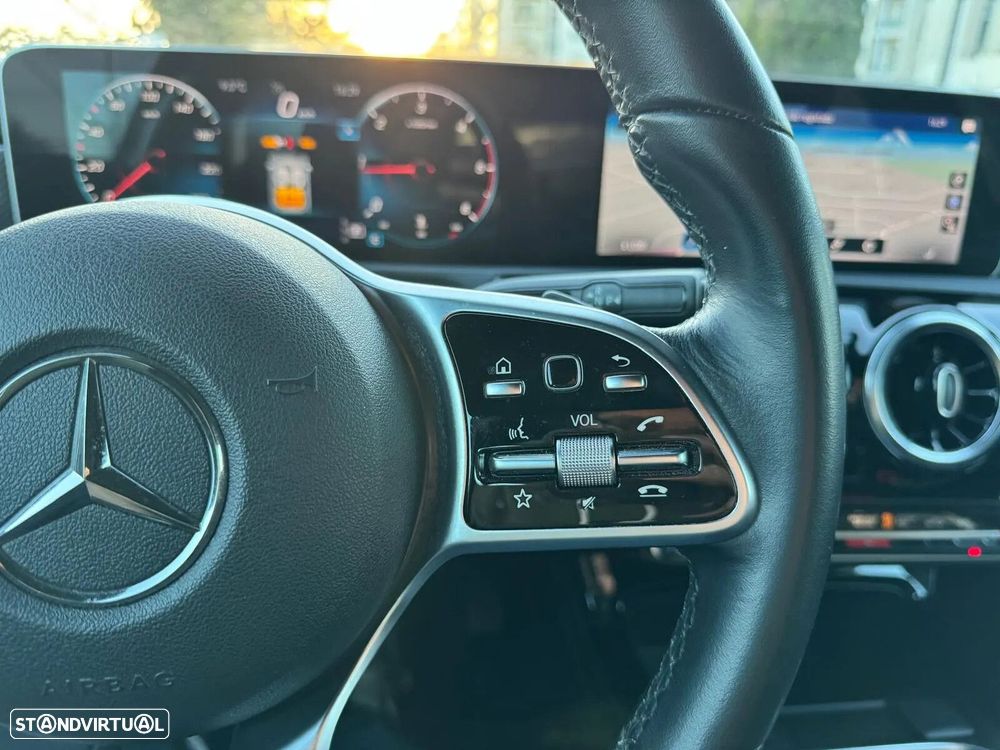 Mercedes-Benz A 180 d Style Plus Aut. - 31