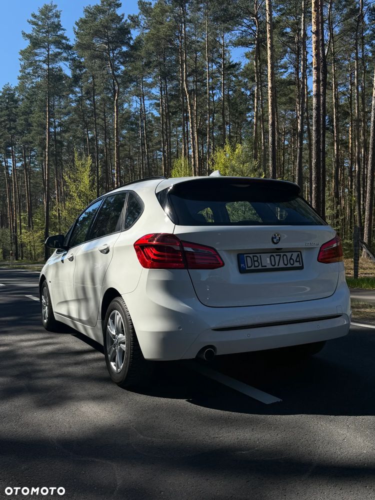 BMW Seria 2 218d - 10