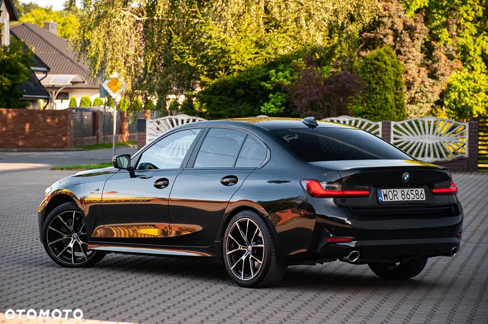 BMW Seria 3 330i Sport Line sport - 23