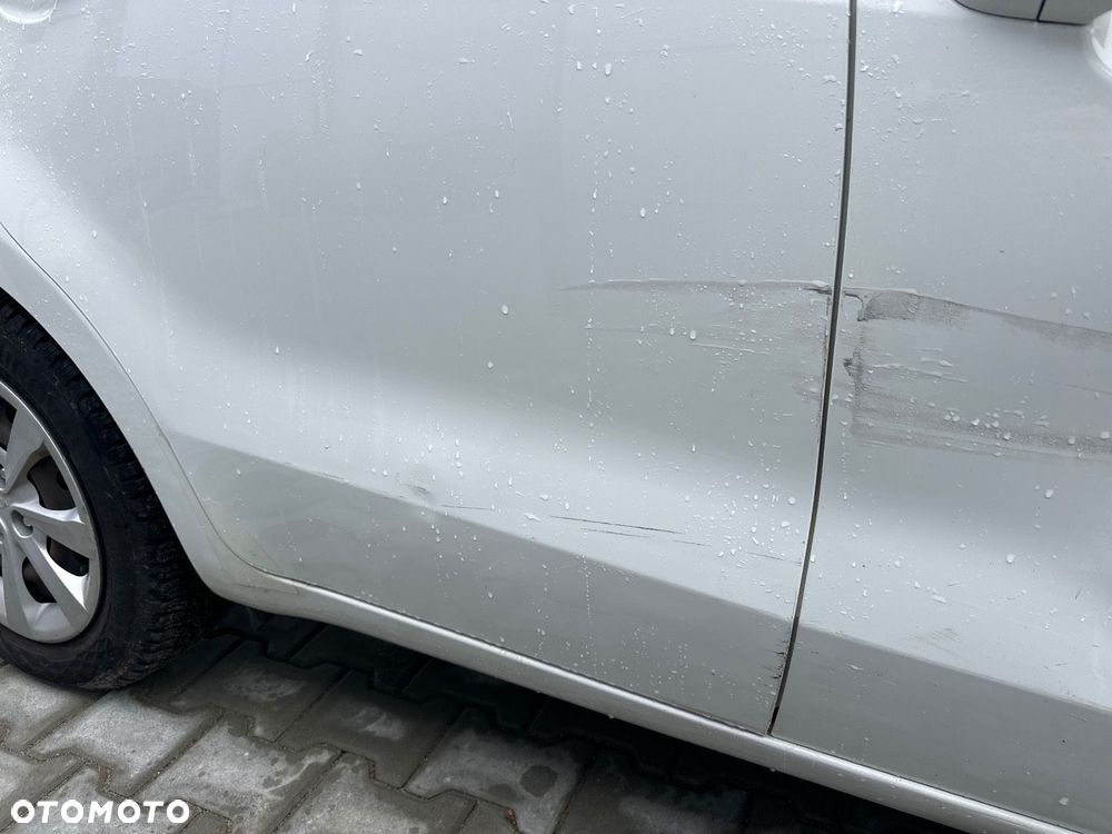 Kia Rio - 24