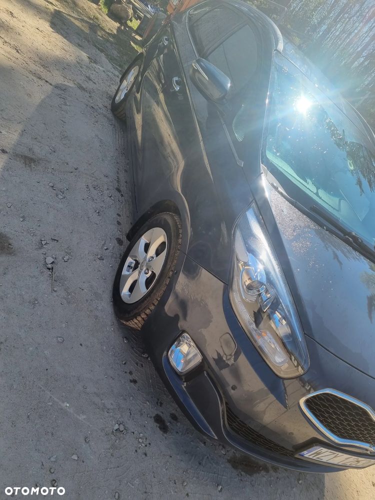 Kia Carens 1.7 CRDi L 7os - 3