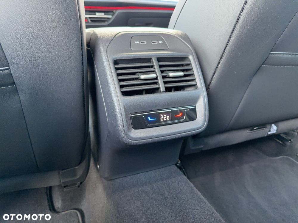 Volkswagen Passat Variant 1.5 TSI ACT mHEV Elegance DSG - 34