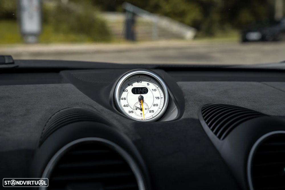 Porsche 718 Cayman GT4 RS - 21