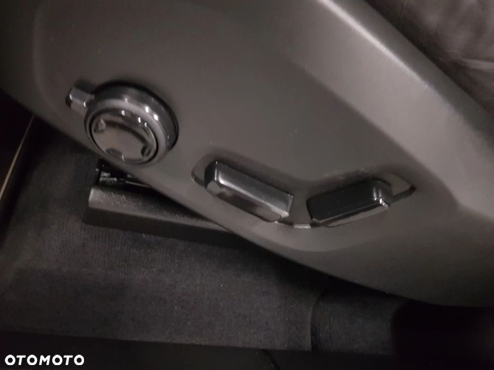 Volvo XC 60 D4 Geartronic RDesign - 19