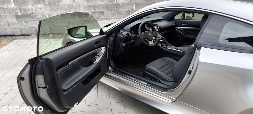 Lexus RC - 12