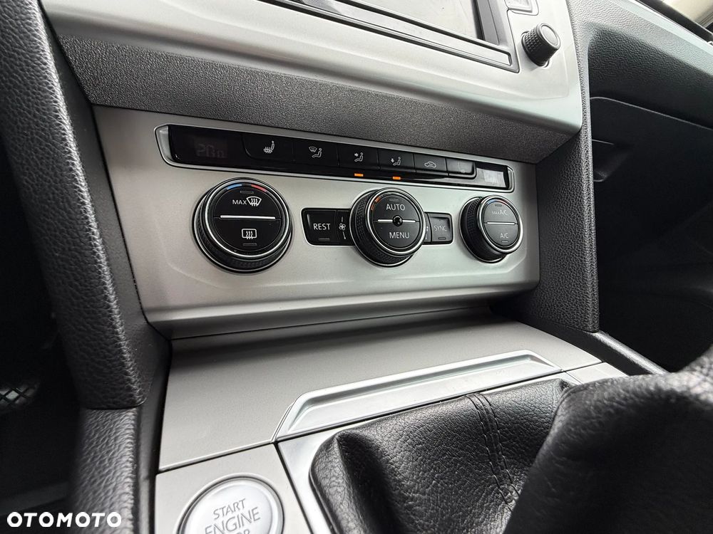Volkswagen Passat 2.0 TDI BMT Comfortline - 32