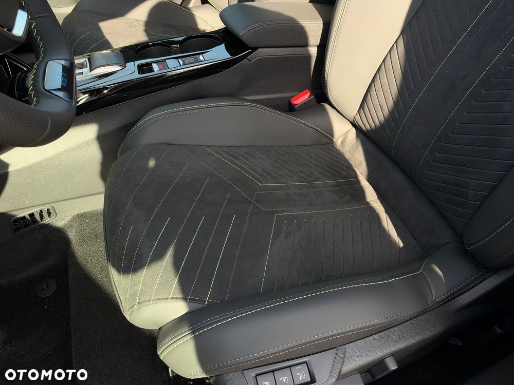 Peugeot 2008 PureTech mHEV GT Exclusive e-DCS6 - 14