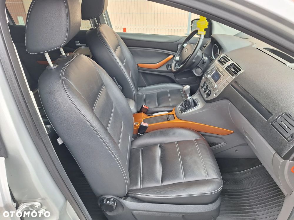 Ford Kuga - 19
