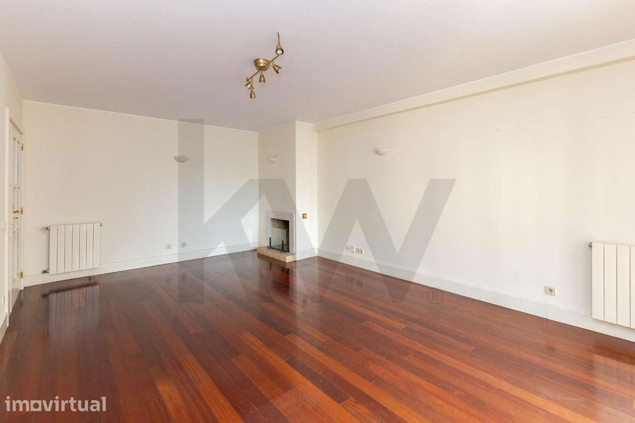 T1 com 80 m2, varanda, garagem e arrumos no Pinheiro Manso – Porto - Grande imagem: 2/22