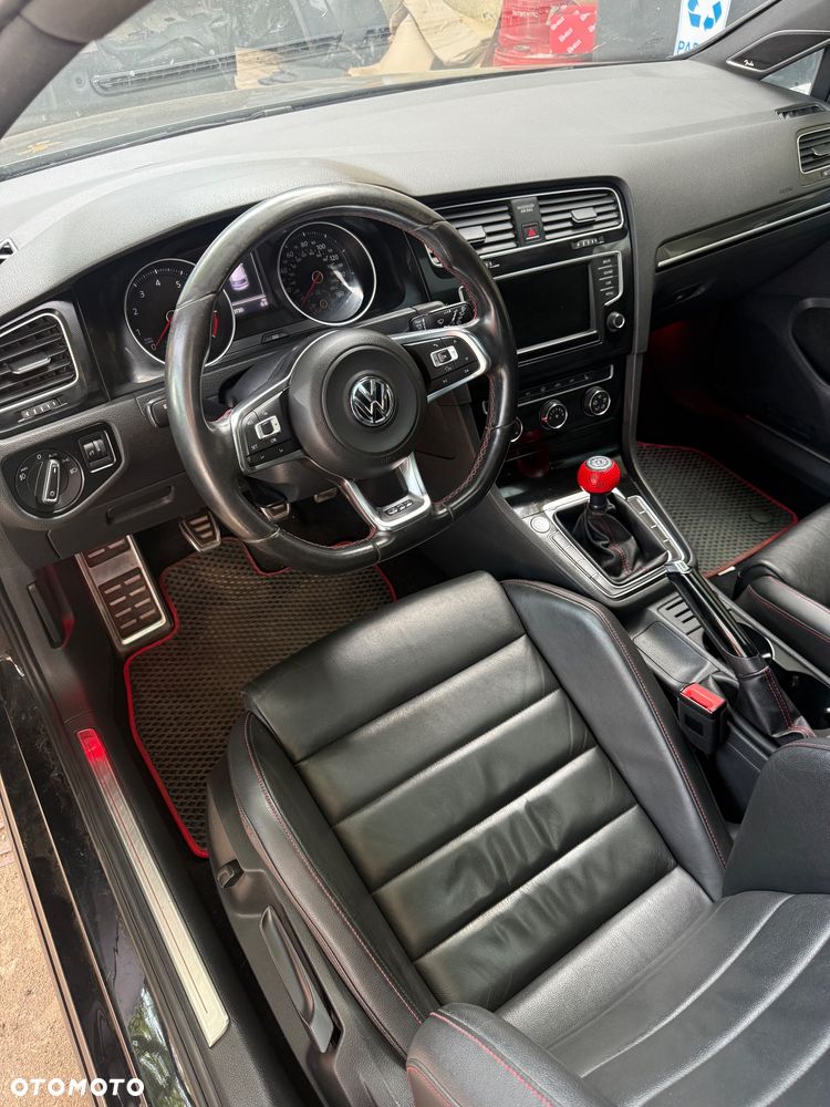 Volkswagen Golf - 9