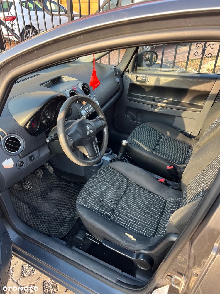 Mitsubishi Colt 1.1 - 7