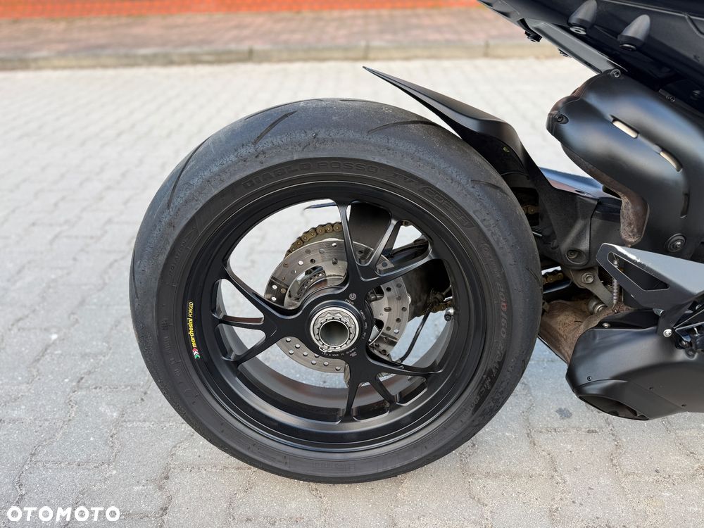 Ducati Streetfighter V4 - 8