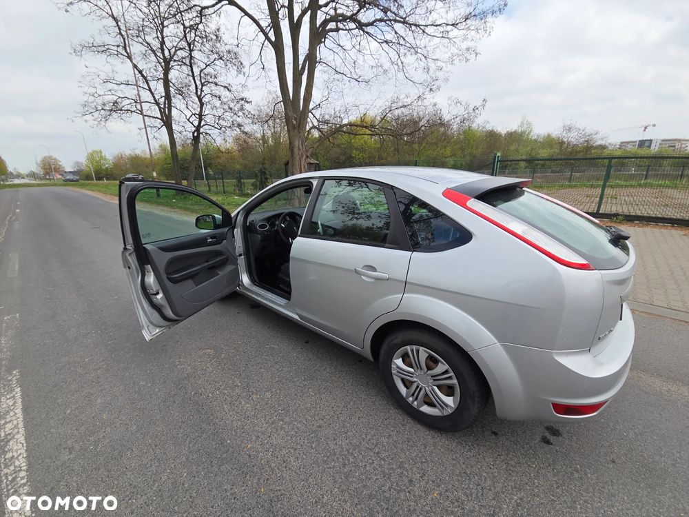 Ford Focus 1.6 Trend - 9