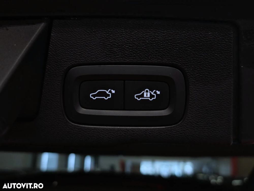 Volvo XC 60 T6 AWD Recharge Geartronic Inscription - 33