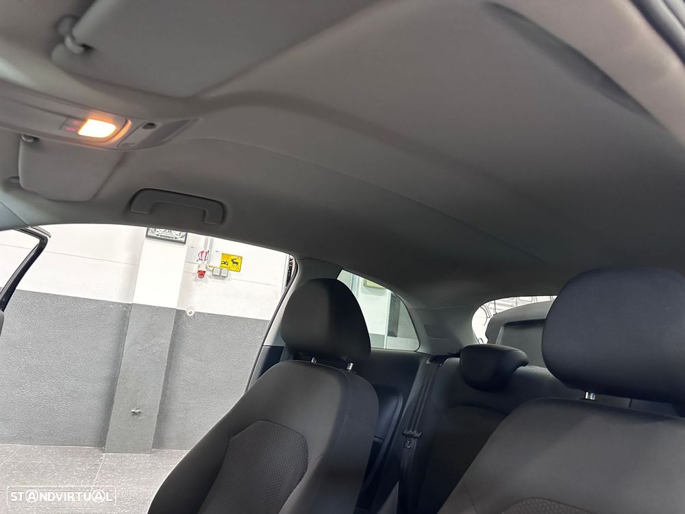 Audi A1 1.6 TDI Advance 99g - 4