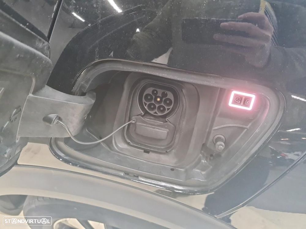 Peugeot e-2008 50 kWh GT - 11