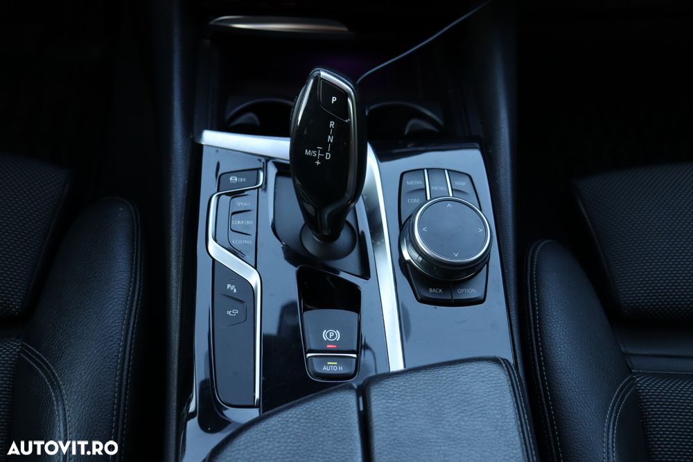 BMW Seria 5 520d xDrive AT - 22