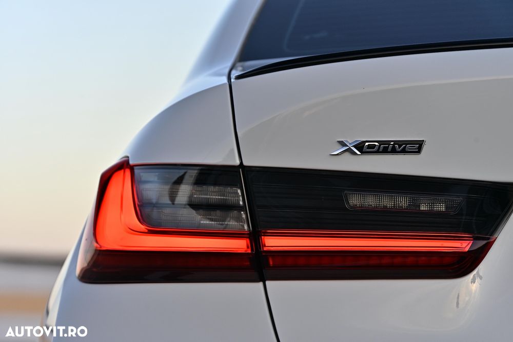 BMW Seria 3 330i xDrive Aut. M Sport - 35