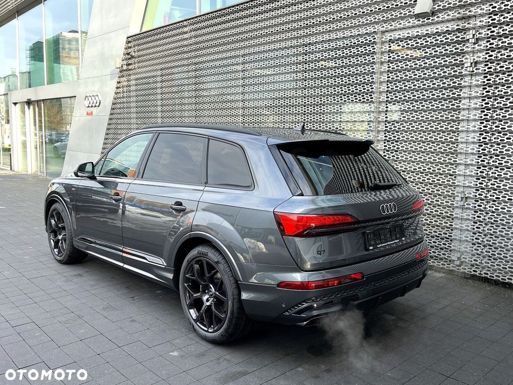 Audi Q7 - 11