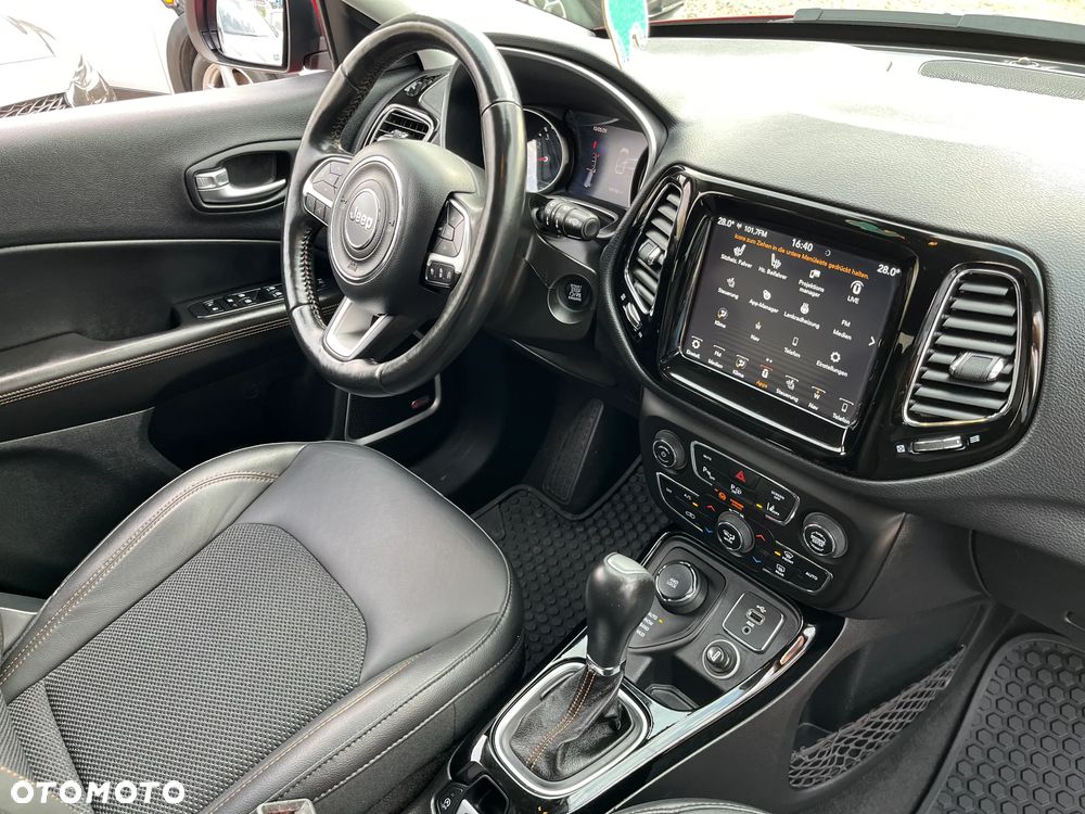 Jeep Compass - 38