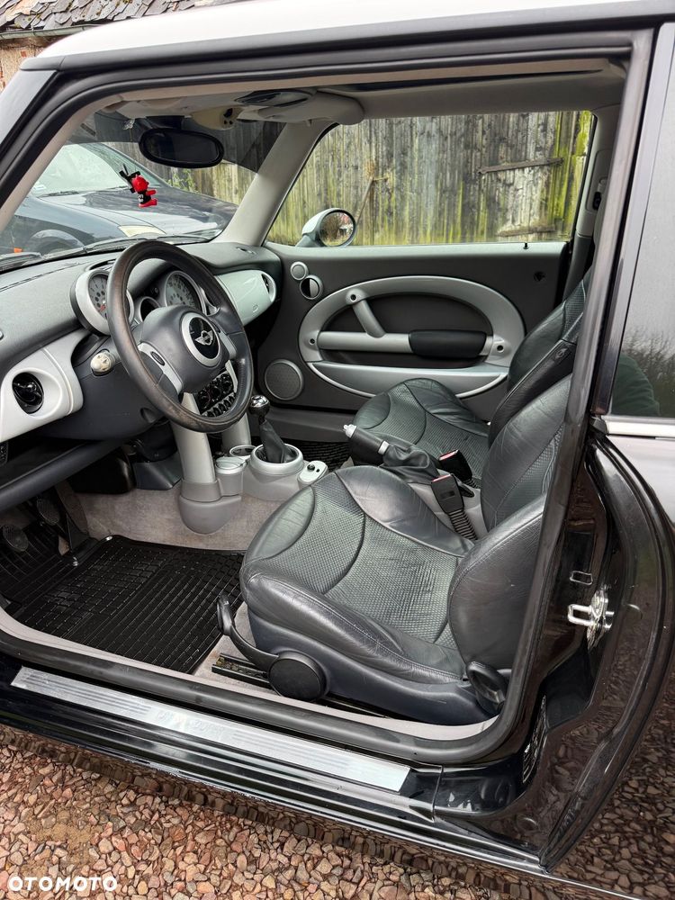 MINI Cooper Standard - 4