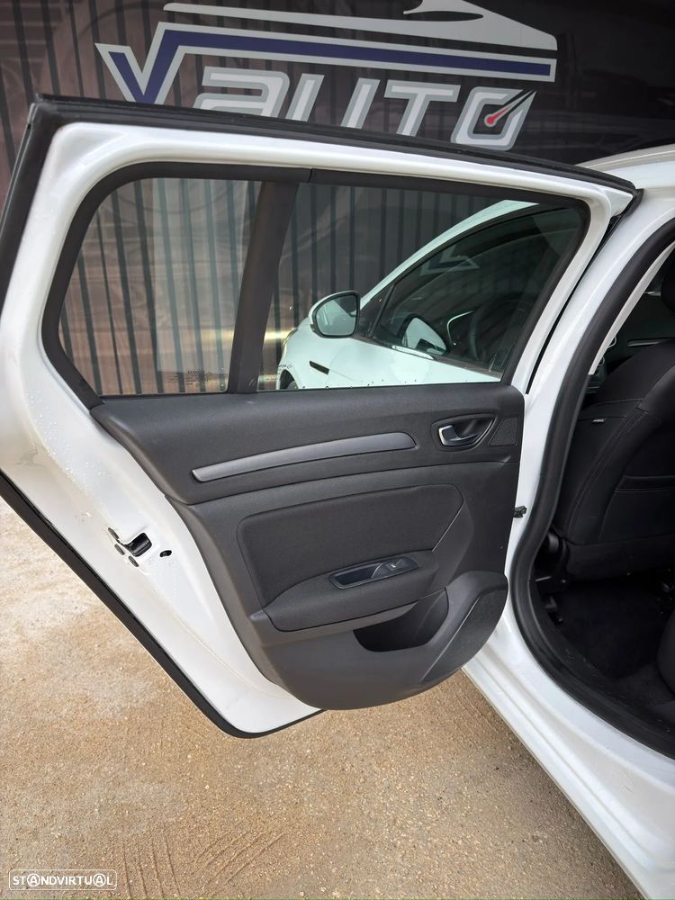 Renault Mégane E-Tech - 13