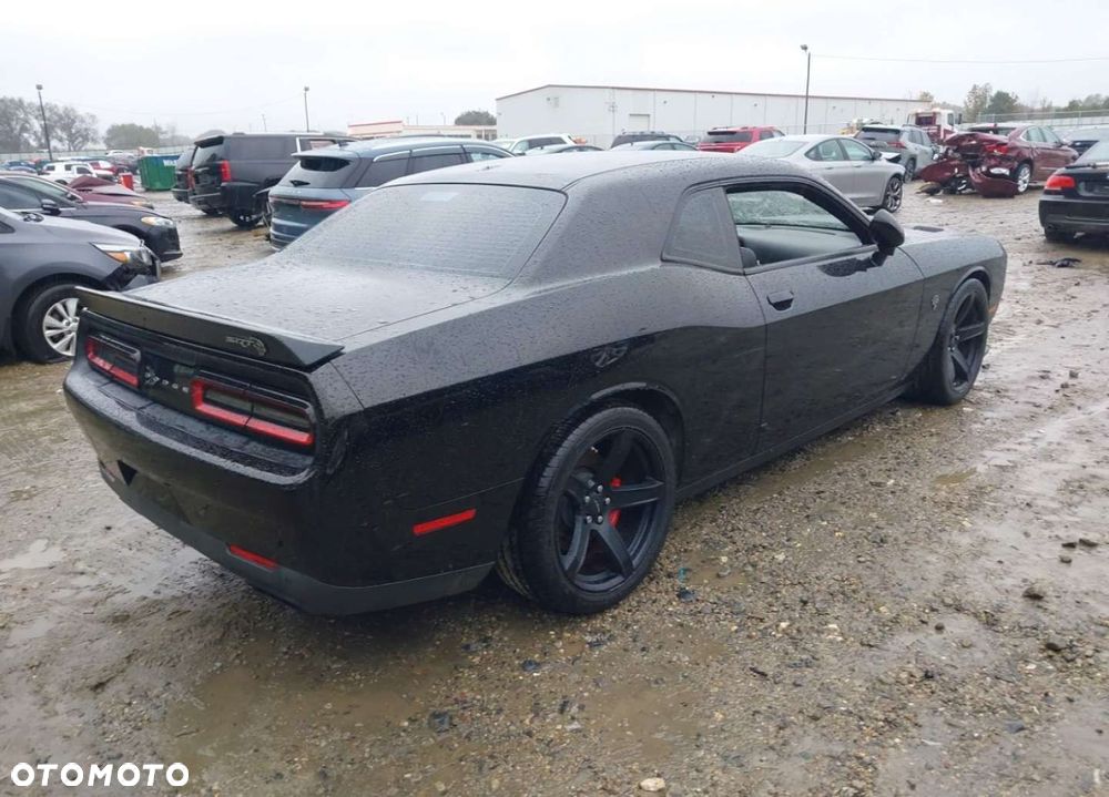 Dodge Challenger - 7