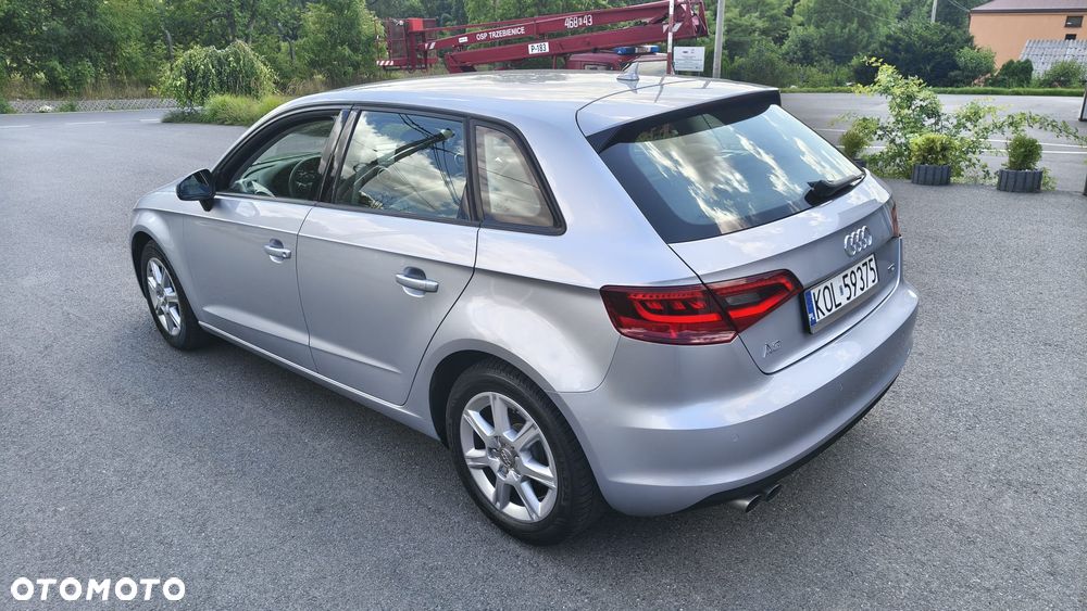 Audi A3 Sportback 2.0 TDI clean diesel Edycja specjalna - 3