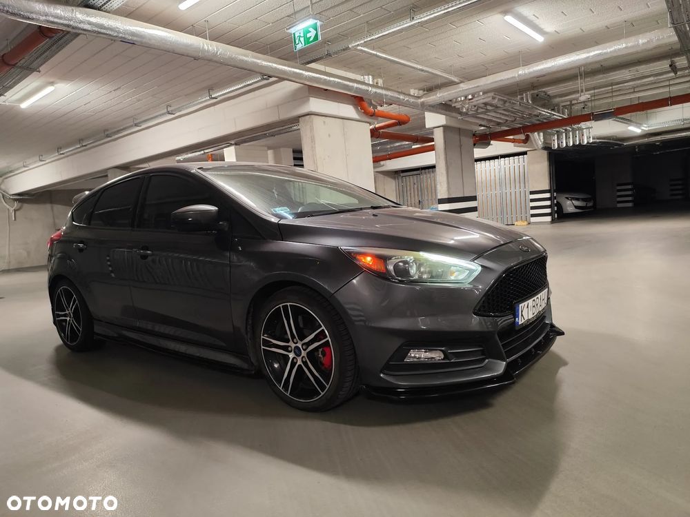 Ford Focus 2.0 EcoBoost ST - 10