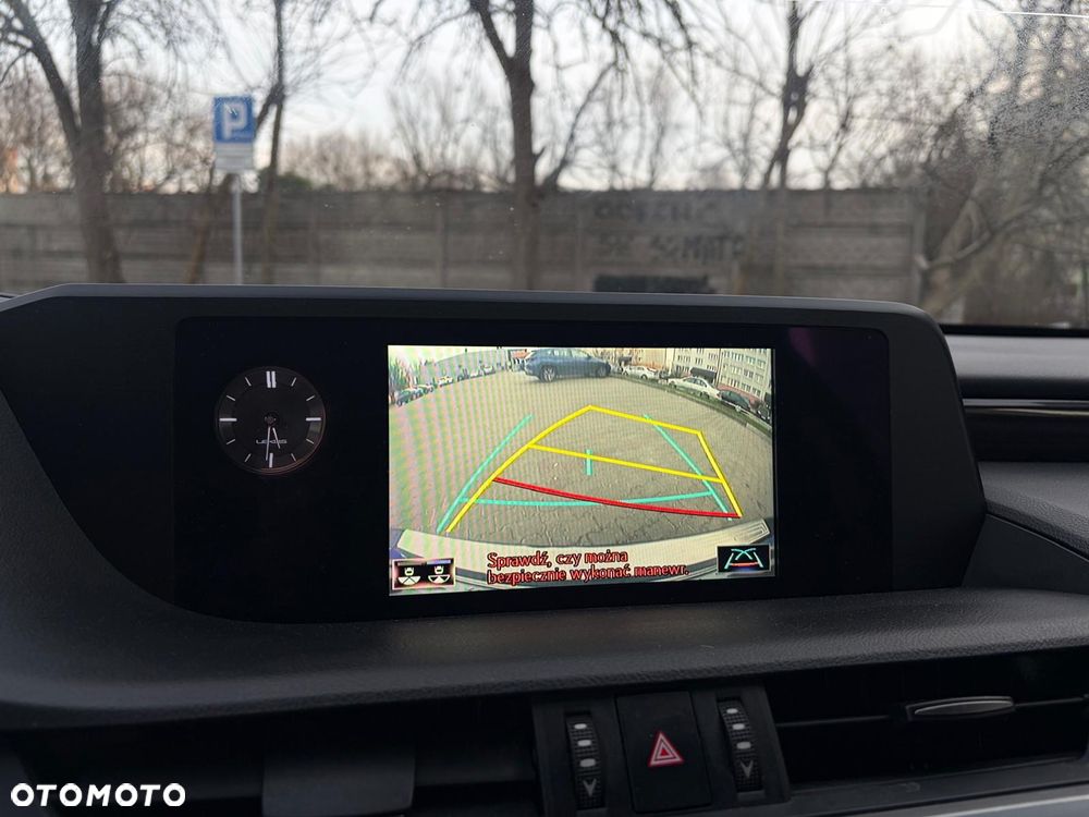 Lexus ES 300h Prestige - 27