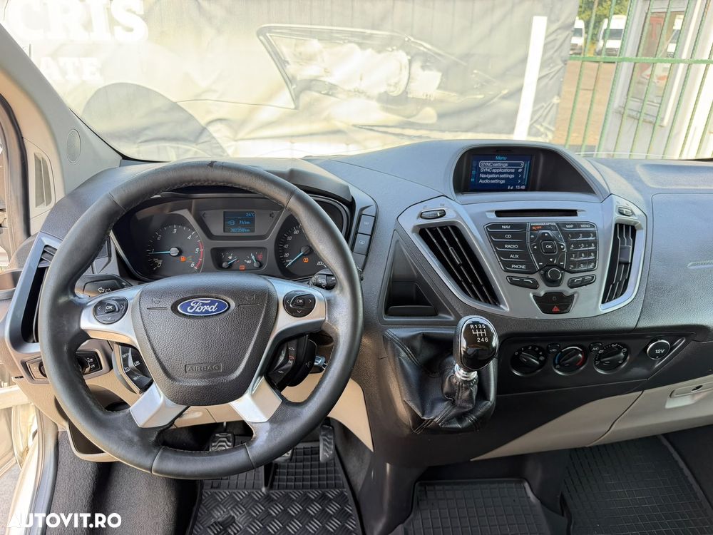 Ford Tourneo Custom - 20