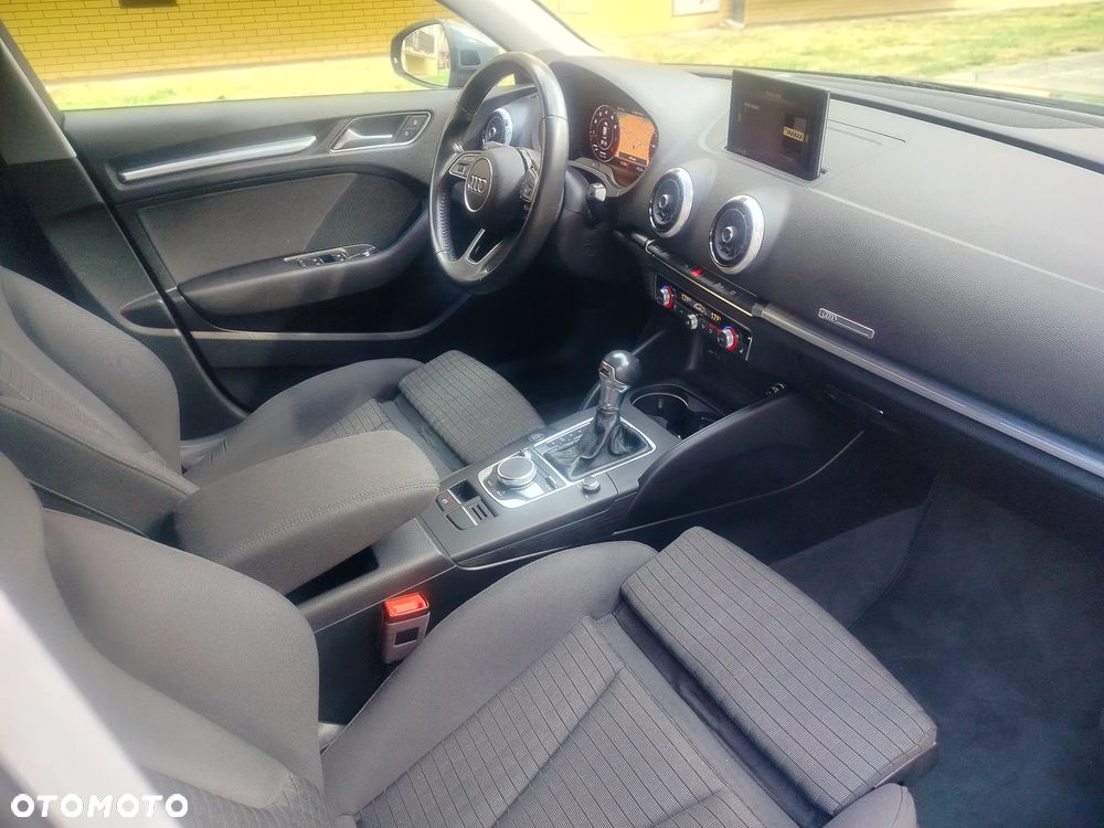 Audi A3 Sportback 35 TFSI Sport S tronic - 12