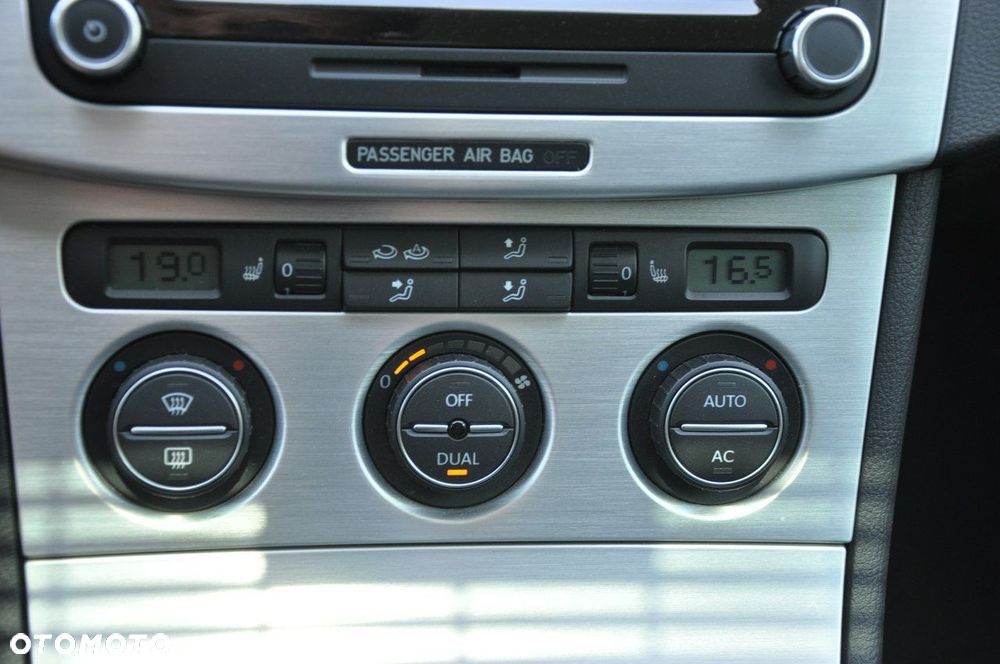 Volkswagen Passat - 19