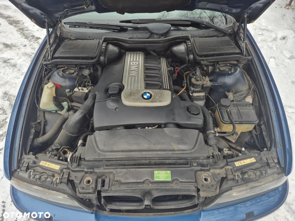 BMW 530D E39 Touring Seria 5 2002r LIFT Mpakiet Topasblau Metallic wszystkie części - 9