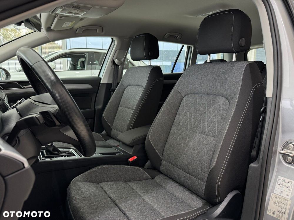 Volkswagen Passat - 10