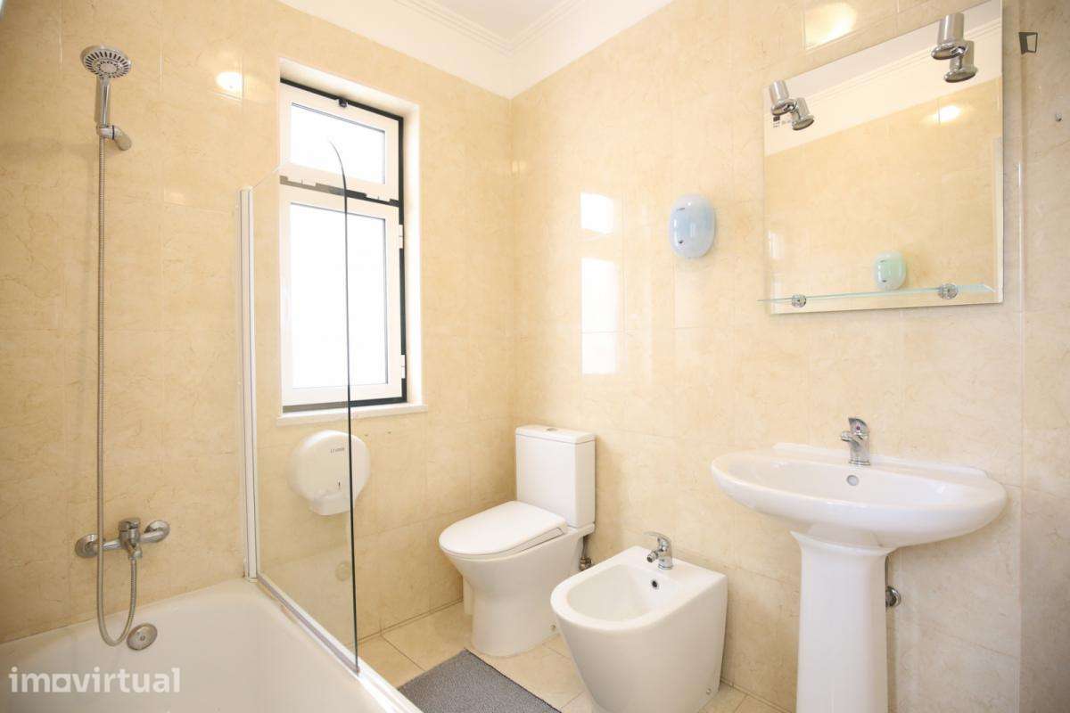 Quarto - localizado em São Bento Lisbon - Grande imagem: 2/34
